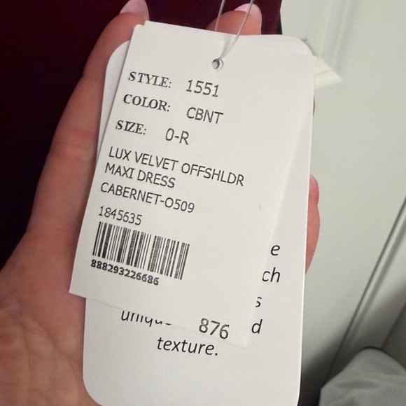 After Six Dessy 1551 - Off-the-Shoulder Flounce Sleeve Velvet Gown size 0 - Picture 5 of 9